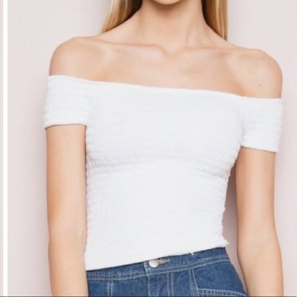 Brandy Melville Charlene white scrunch top